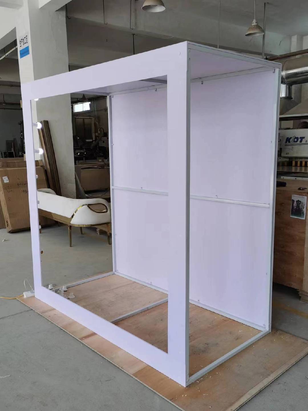 Premium Vogue Style Magazine Photo Booth Box - Professional PVC Photo Backdrop for Weddings &amp; Gala Events
