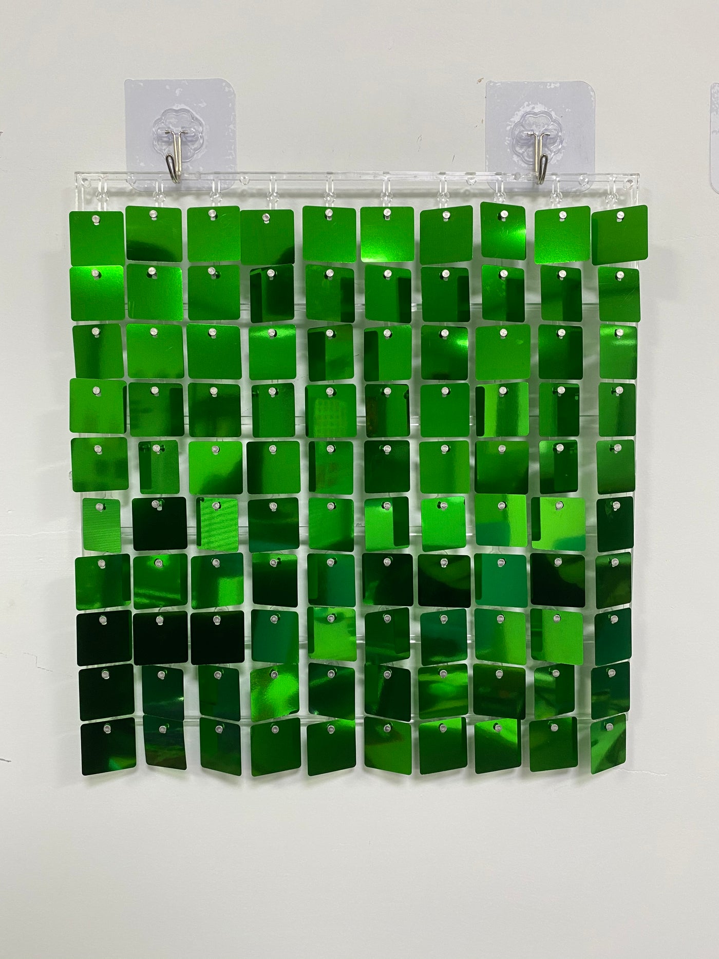 Easy Connect Shimmer Wall Panels / Transparent Grid Backing & Square Sequins - Green