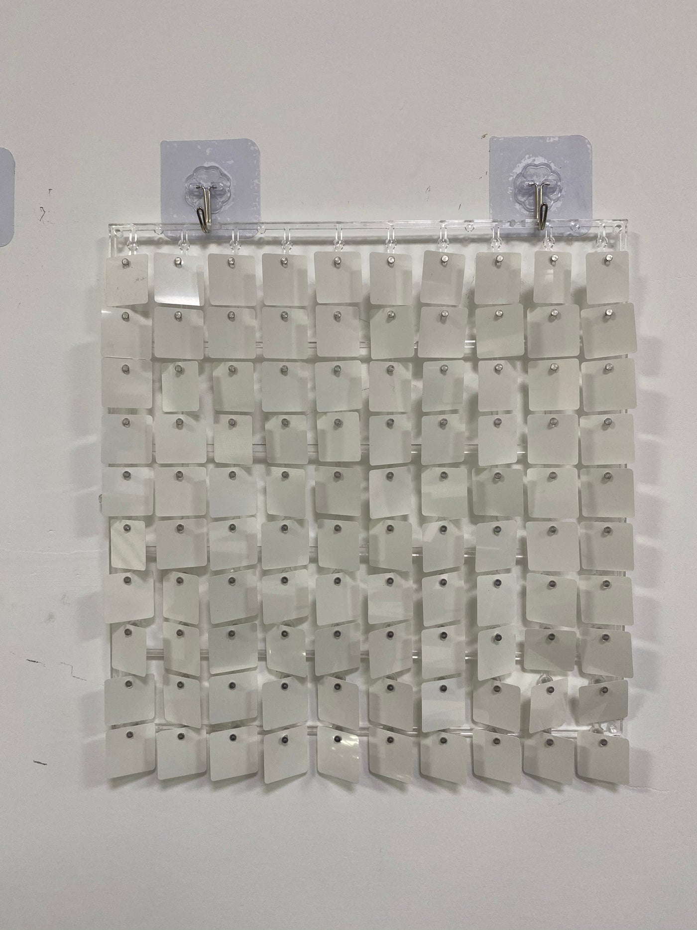 Easy Connect Shimmer Wall Panels / Transparent Grid Backing & Square Sequins - White