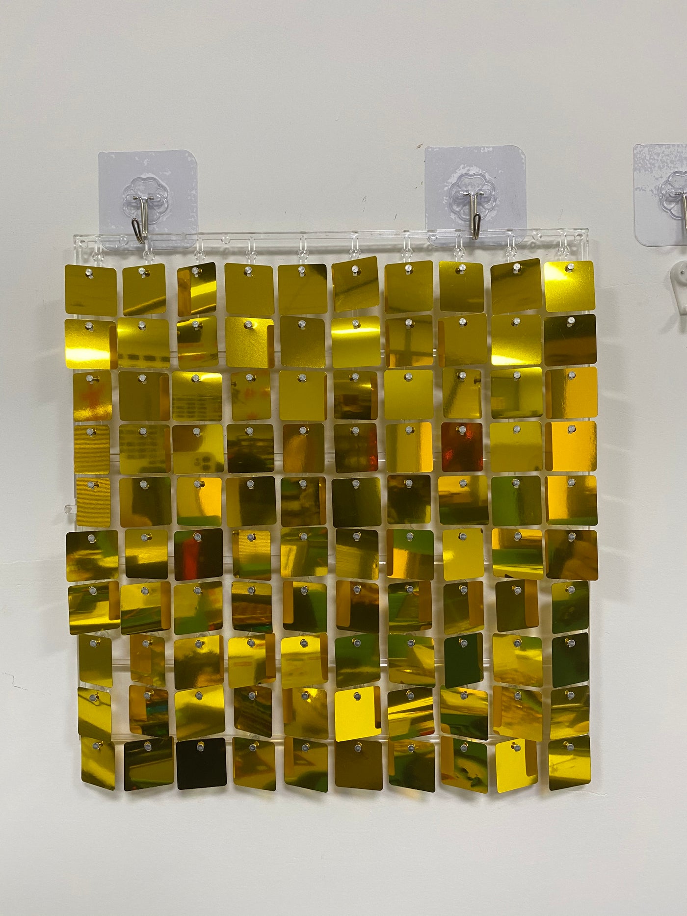 Easy Connect Shimmer Wall Panels / Transparent Grid Backing & Square Sequins - Regular Gold